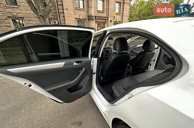 Седан Volkswagen Jetta 2015 в 