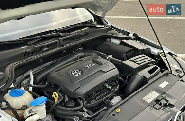 Седан Volkswagen Jetta 2015 в 
