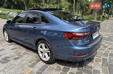 Седан Volkswagen Jetta 2018 в 