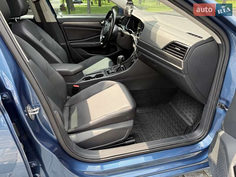 Седан Volkswagen Jetta 2018 в Киеве