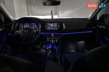 Седан Volkswagen Jetta 2018 в 