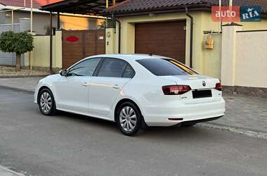 Седан Volkswagen Jetta 2016 в 
