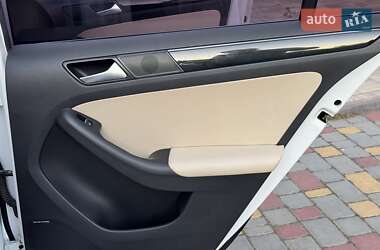 Седан Volkswagen Jetta 2016 в 