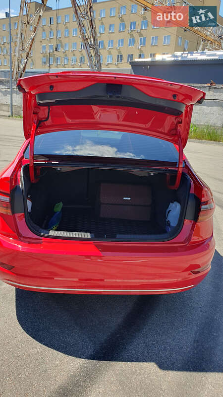 Седан Volkswagen Jetta 2018 в Києві