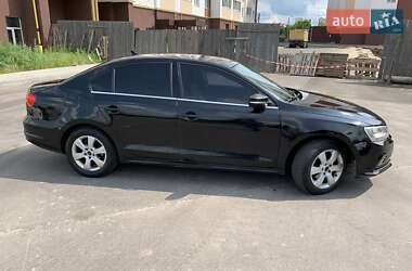 Седан Volkswagen Jetta 2015 в 