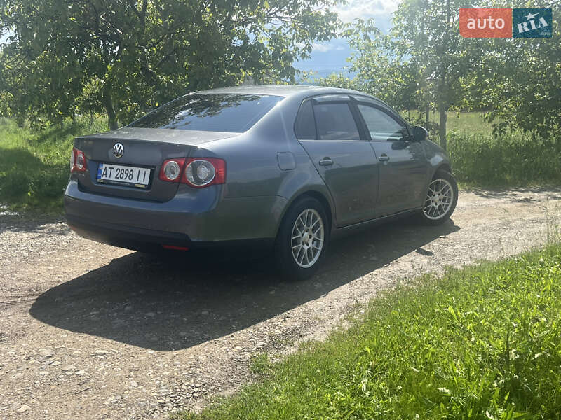 Седан Volkswagen Jetta 2006 в Калуше