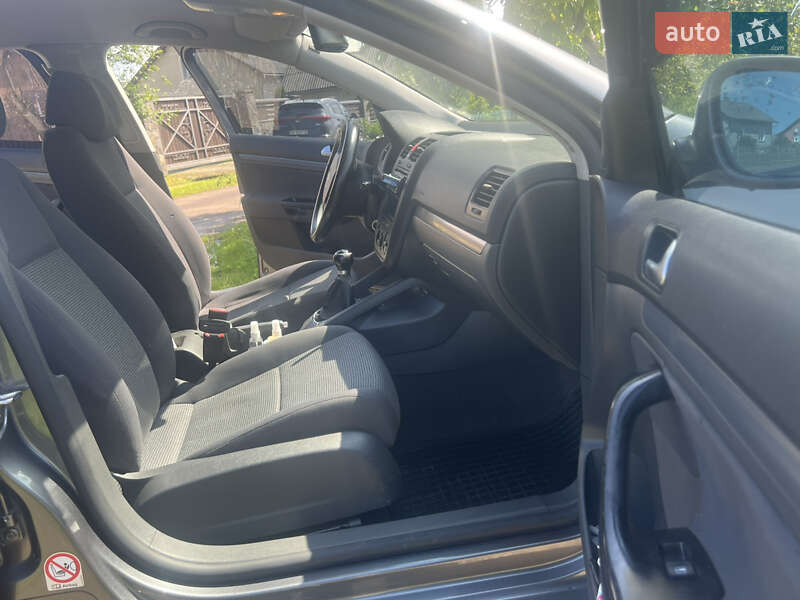 Седан Volkswagen Jetta 2006 в Калуше