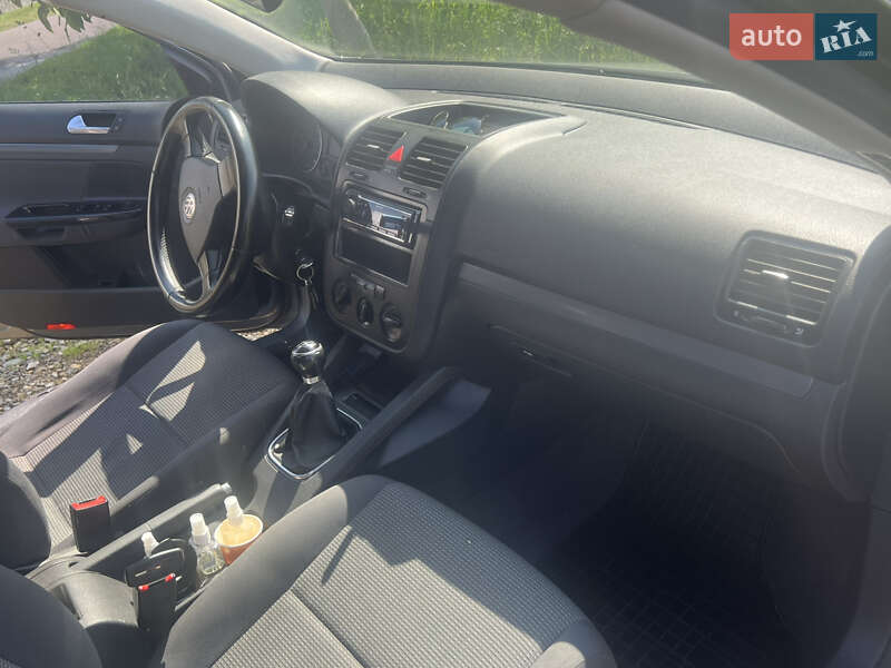 Седан Volkswagen Jetta 2006 в Калуше