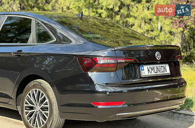 Седан Volkswagen Jetta 2019 в 