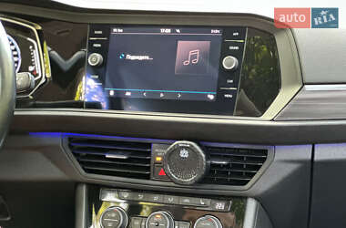 Седан Volkswagen Jetta 2019 в 
