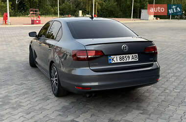 Седан Volkswagen Jetta 2016 в 