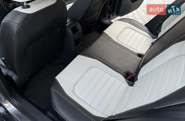 Седан Volkswagen Jetta 2016 в 