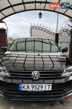 Седан Volkswagen Jetta 2015 в Первомайске