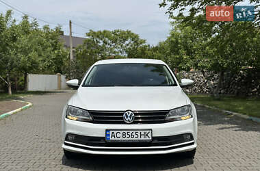 Седан Volkswagen Jetta 2016 в 