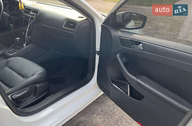 Седан Volkswagen Jetta 2011 в 