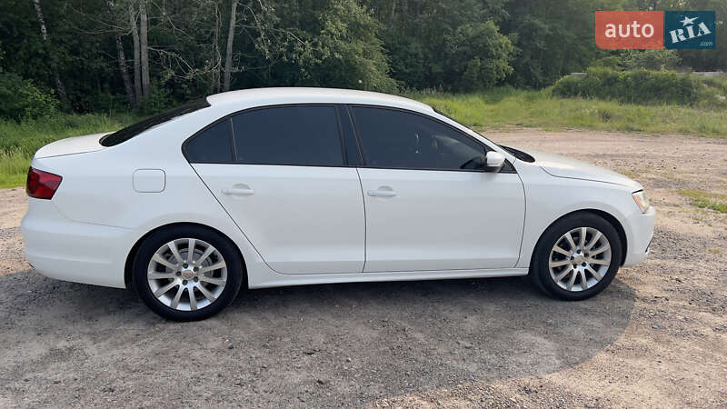 Седан Volkswagen Jetta 2011 в Житомирі