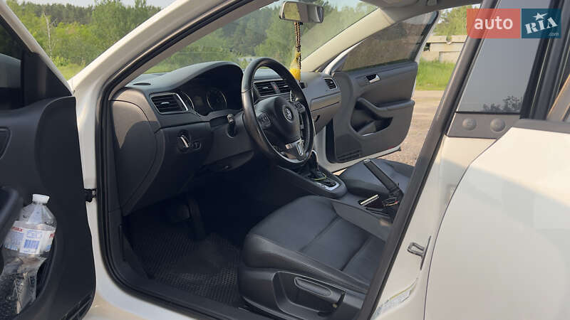 Седан Volkswagen Jetta 2011 в Житомирі