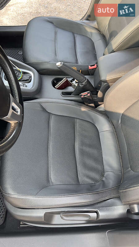 Седан Volkswagen Jetta 2011 в Житомирі
