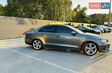 Седан Volkswagen Jetta 2017 в 