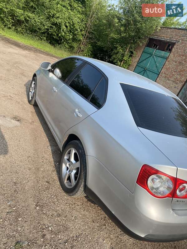 Седан Volkswagen Jetta 2006 в Марганце