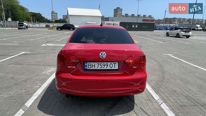 Седан Volkswagen Jetta 2012 в Одессе