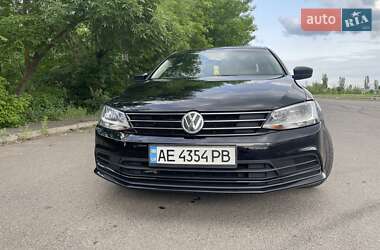 Седан Volkswagen Jetta 2015 в 