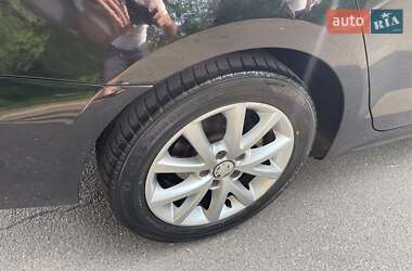 Седан Volkswagen Jetta 2015 в 