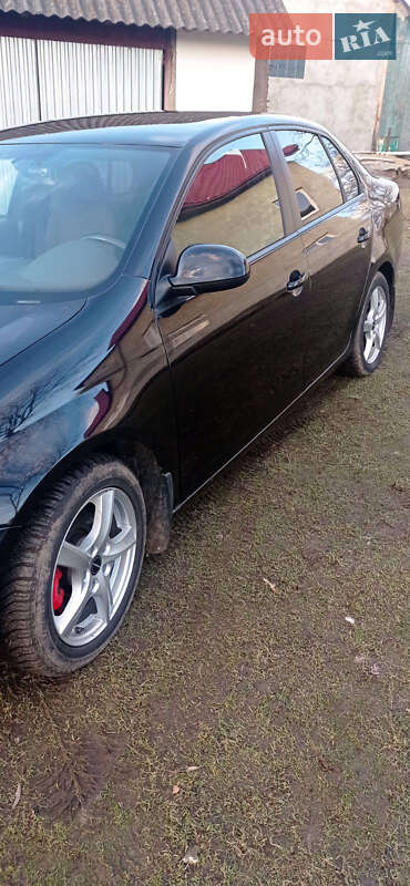 Седан Volkswagen Jetta 2006 в Самборі