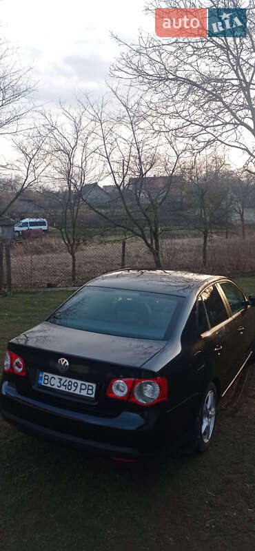 Седан Volkswagen Jetta 2006 в Самборі