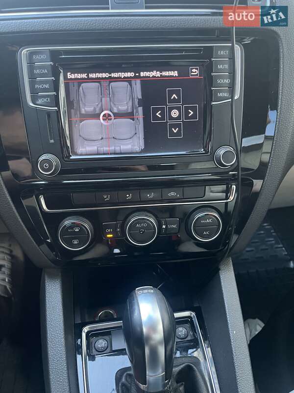 Седан Volkswagen Jetta 2016 в Чернигове