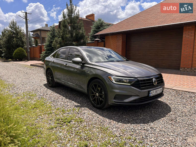 Седан Volkswagen Jetta 2018 в 