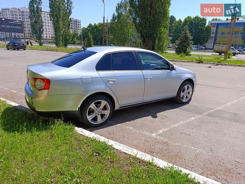 Седан Volkswagen Jetta 2009 в Черкассах