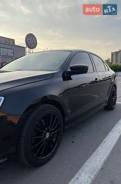 Седан Volkswagen Jetta 2016 в 