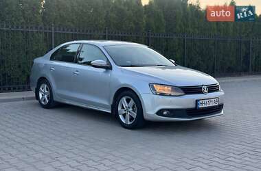 Седан Volkswagen Jetta 2011 в 