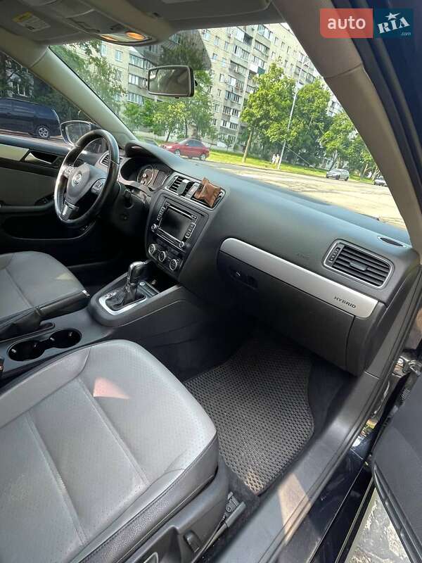 Седан Volkswagen Jetta 2012 в Києві