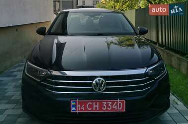 Седан Volkswagen Jetta 2019 в 