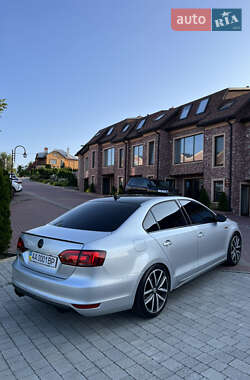 Седан Volkswagen Jetta 2013 в 