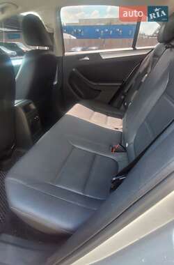 Седан Volkswagen Jetta 2012 в 