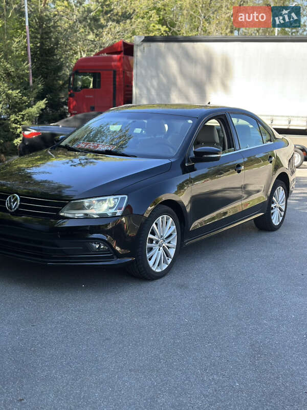 Седан Volkswagen Jetta 2013 в 