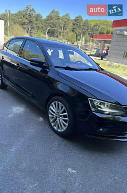 Седан Volkswagen Jetta 2013 в 