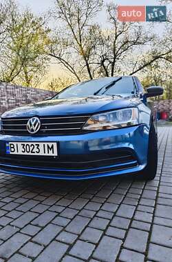 Седан Volkswagen Jetta 2015 в 