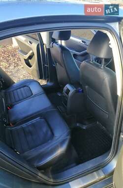 Седан Volkswagen Jetta 2012 в 