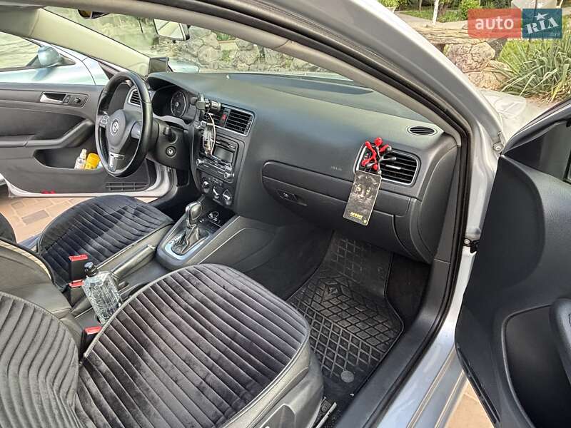 Седан Volkswagen Jetta 2011 в Николаеве фото 31 Седан Volkswagen Jetta 2011 в Николаеве