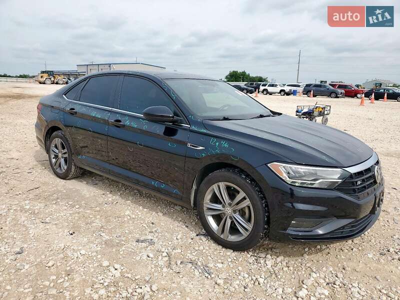 Седан Volkswagen Jetta 2019 в Львові