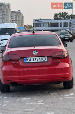 Седан Volkswagen Jetta 2012 в 