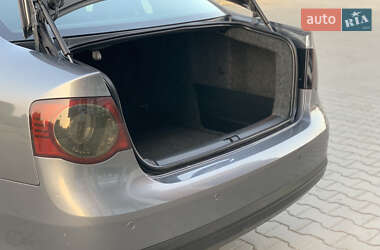 Седан Volkswagen Jetta 2006 в 