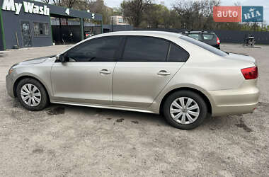 Седан Volkswagen Jetta 2013 в 