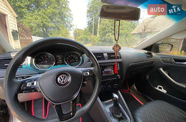 Седан Volkswagen Jetta 2015 в 