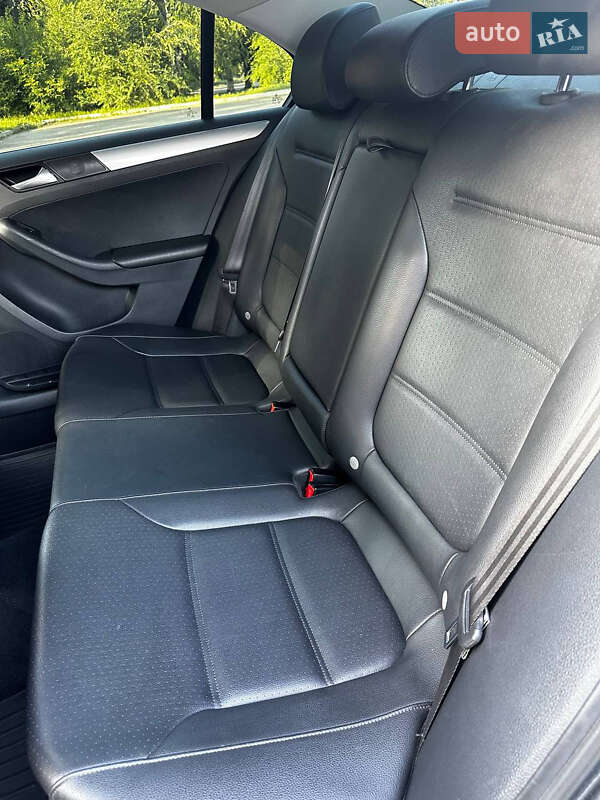 Седан Volkswagen Jetta 2016 в Запорожье