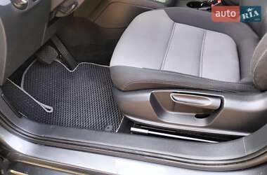 Седан Volkswagen Jetta 2013 в 